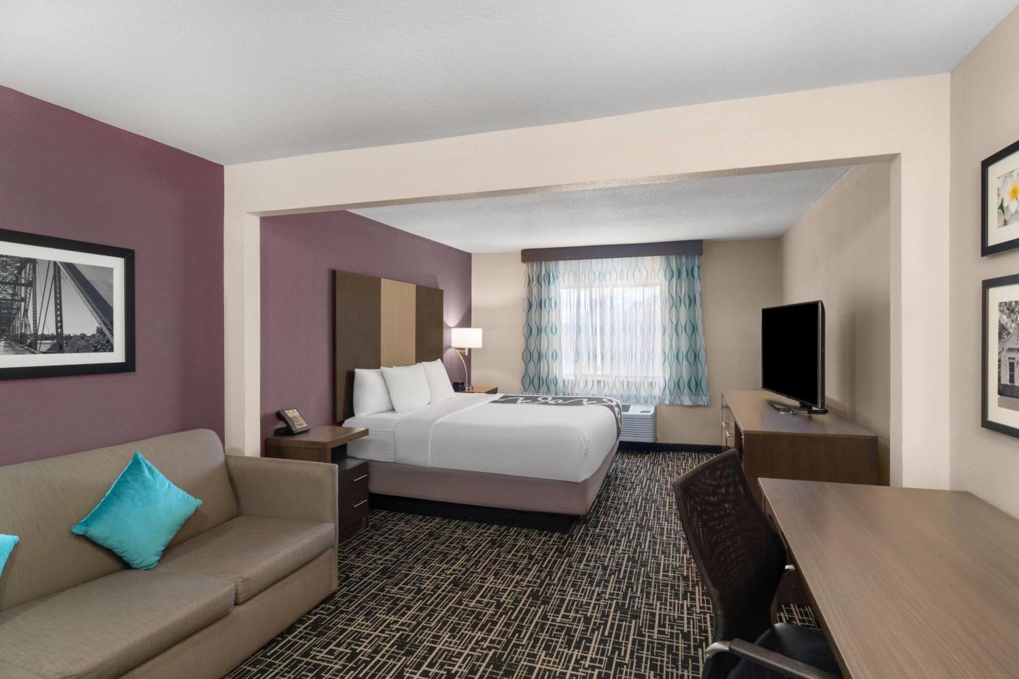Executive King Room,1765846809:JPEG